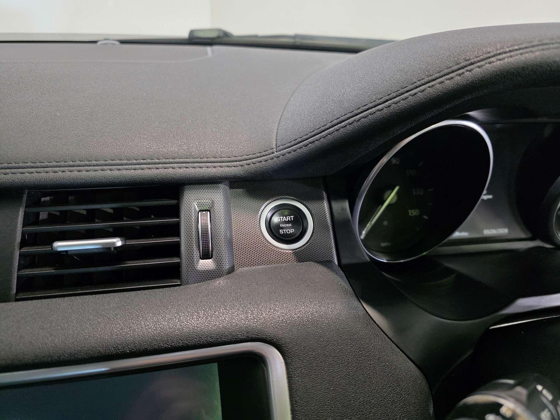 Land Rover Range Rover Evoque view 29