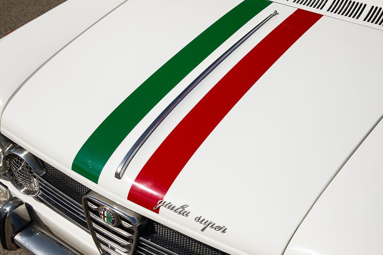 Alfa Romeo Giulia view 79