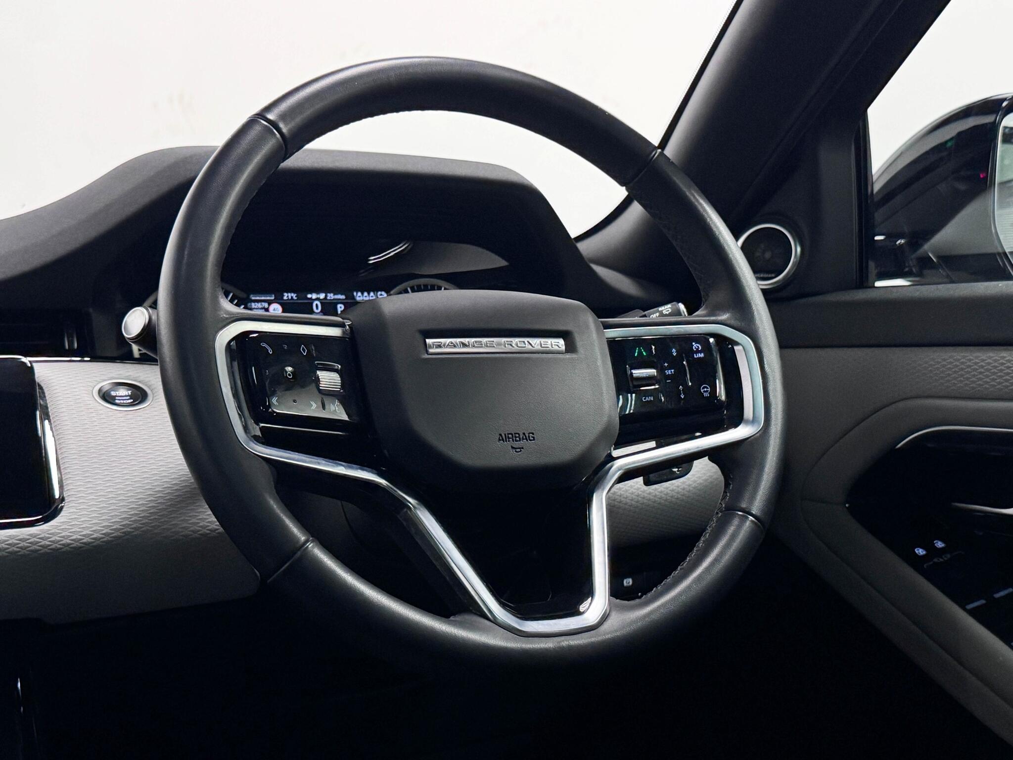 Land Rover Range Rover Evoque view 32