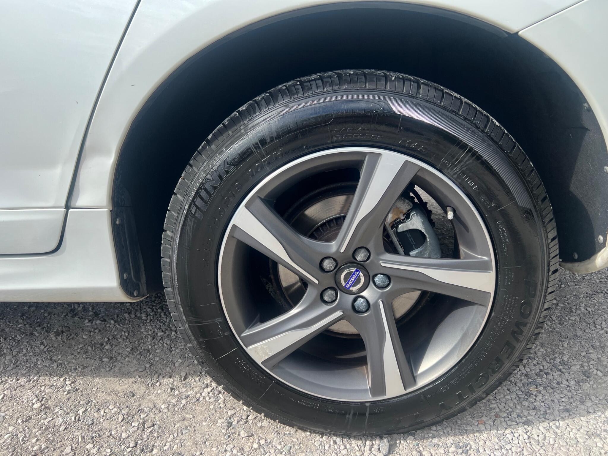 Volvo XC60 view 25