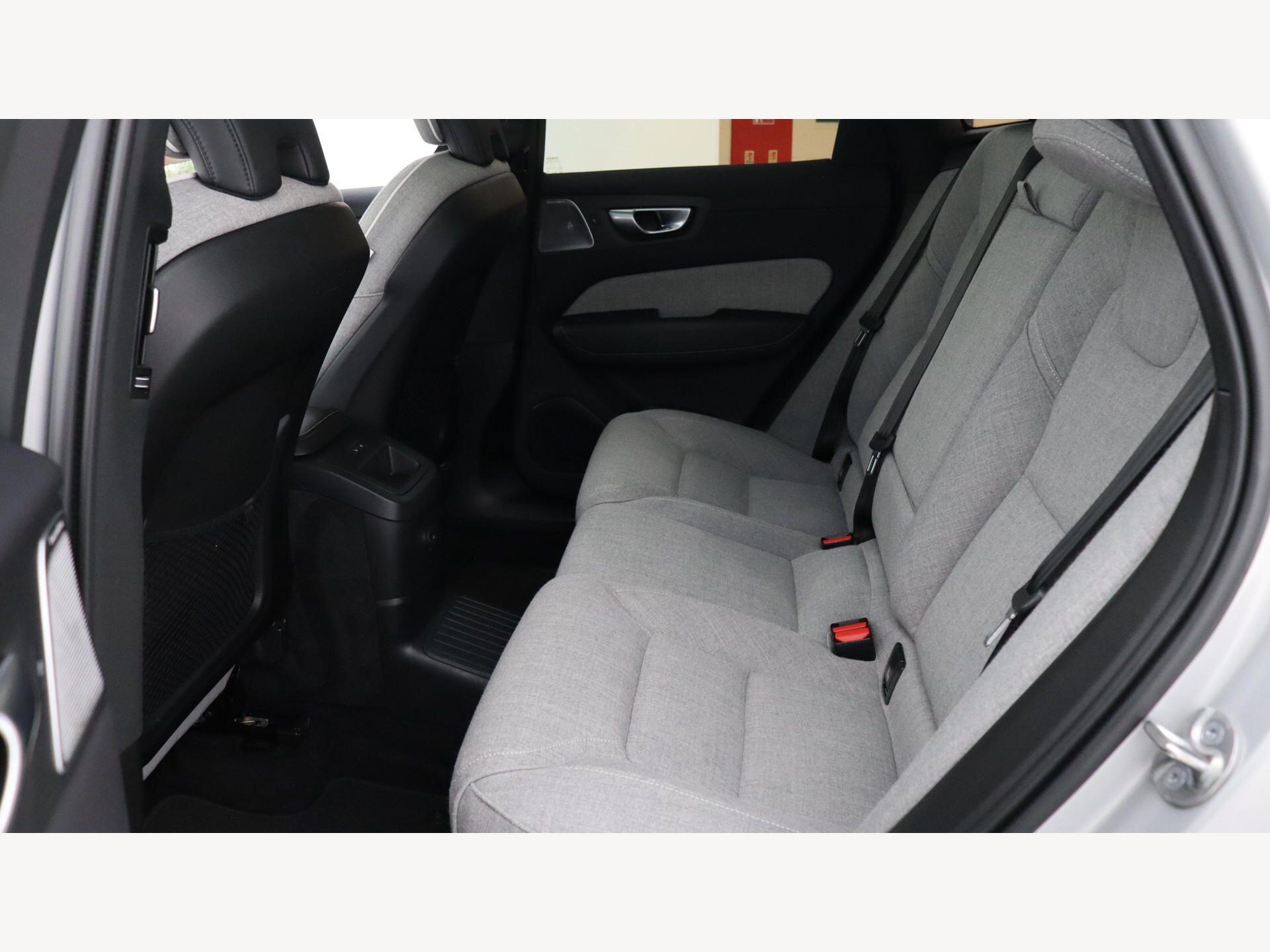 Volvo XC60 view 32