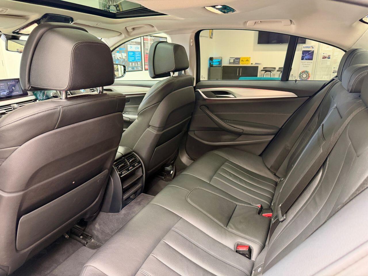BMW 5 Series view 14