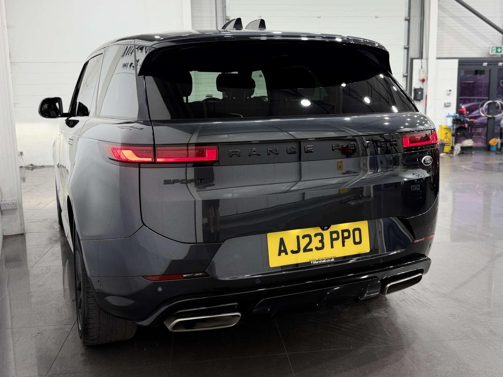 Land Rover Range Rover Sport view 8