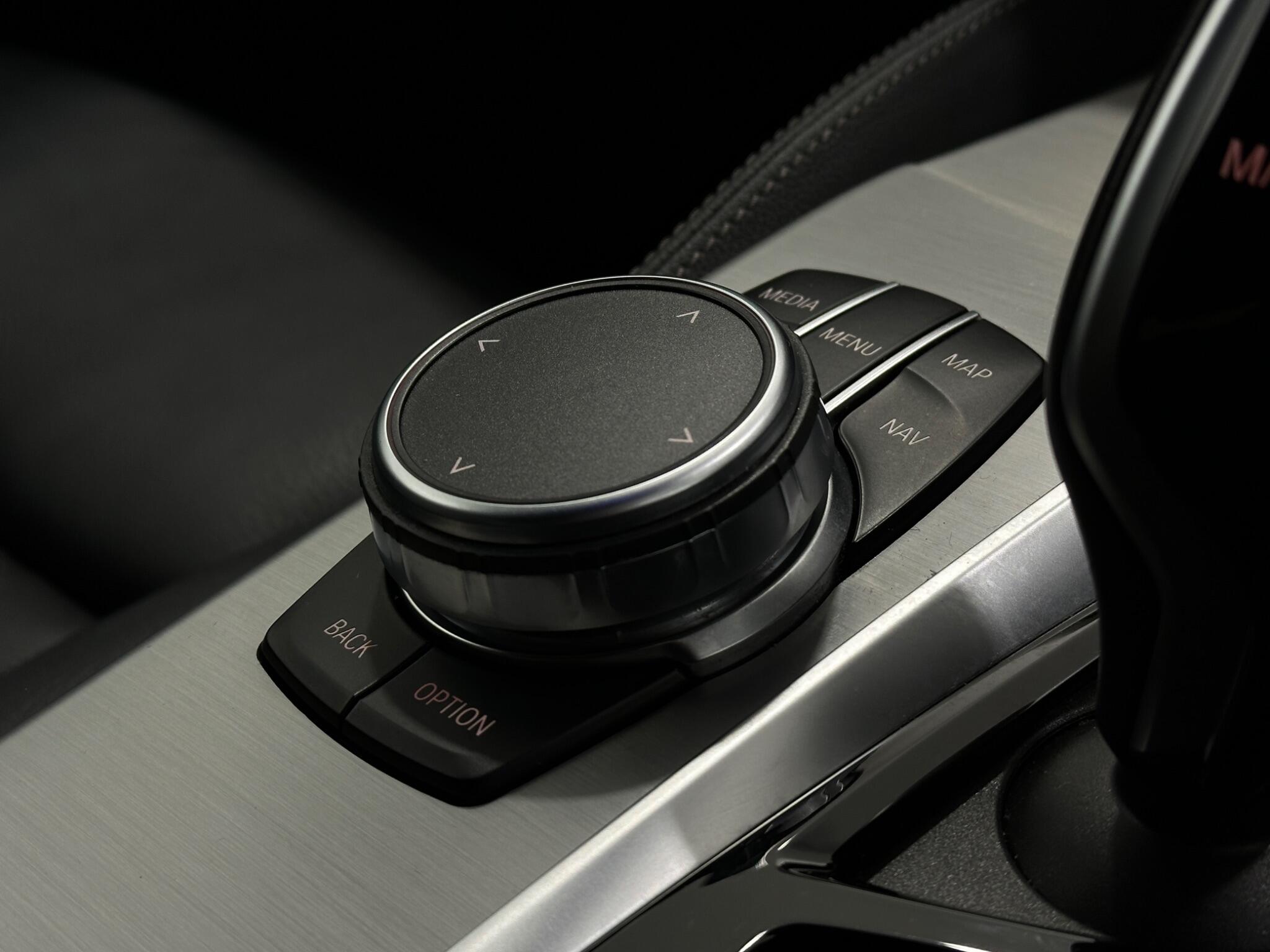 BMW 5 Series view 21