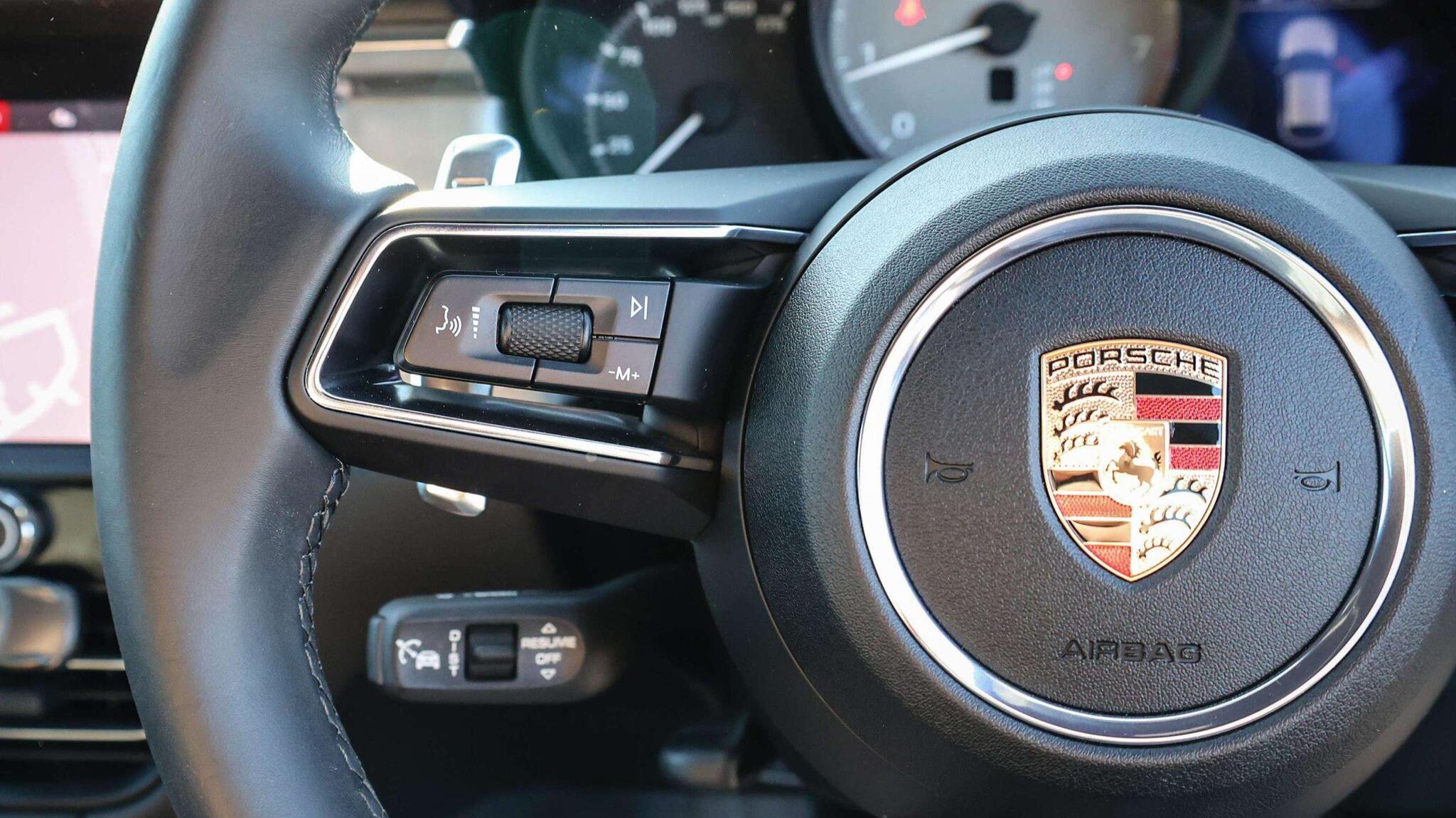 Porsche Macan view 17