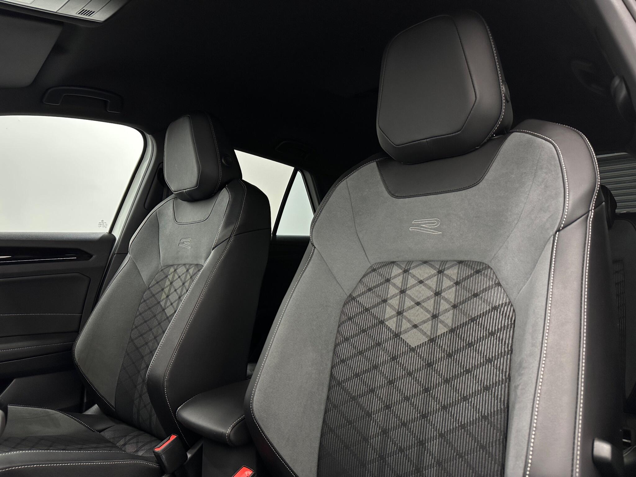 Volkswagen T-Roc view 36