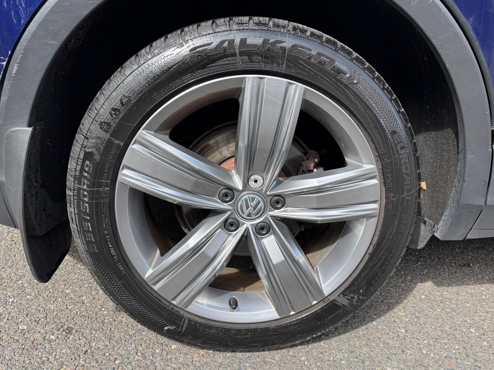 Volkswagen Tiguan view 19