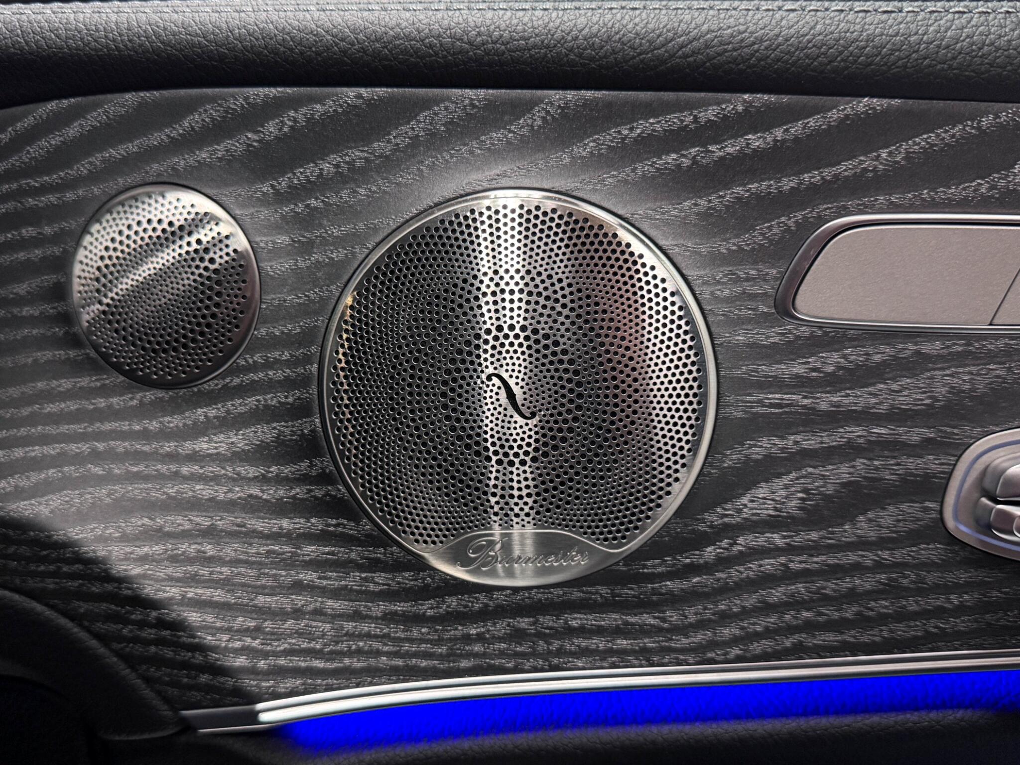 Mercedes-Benz E-Class view 26