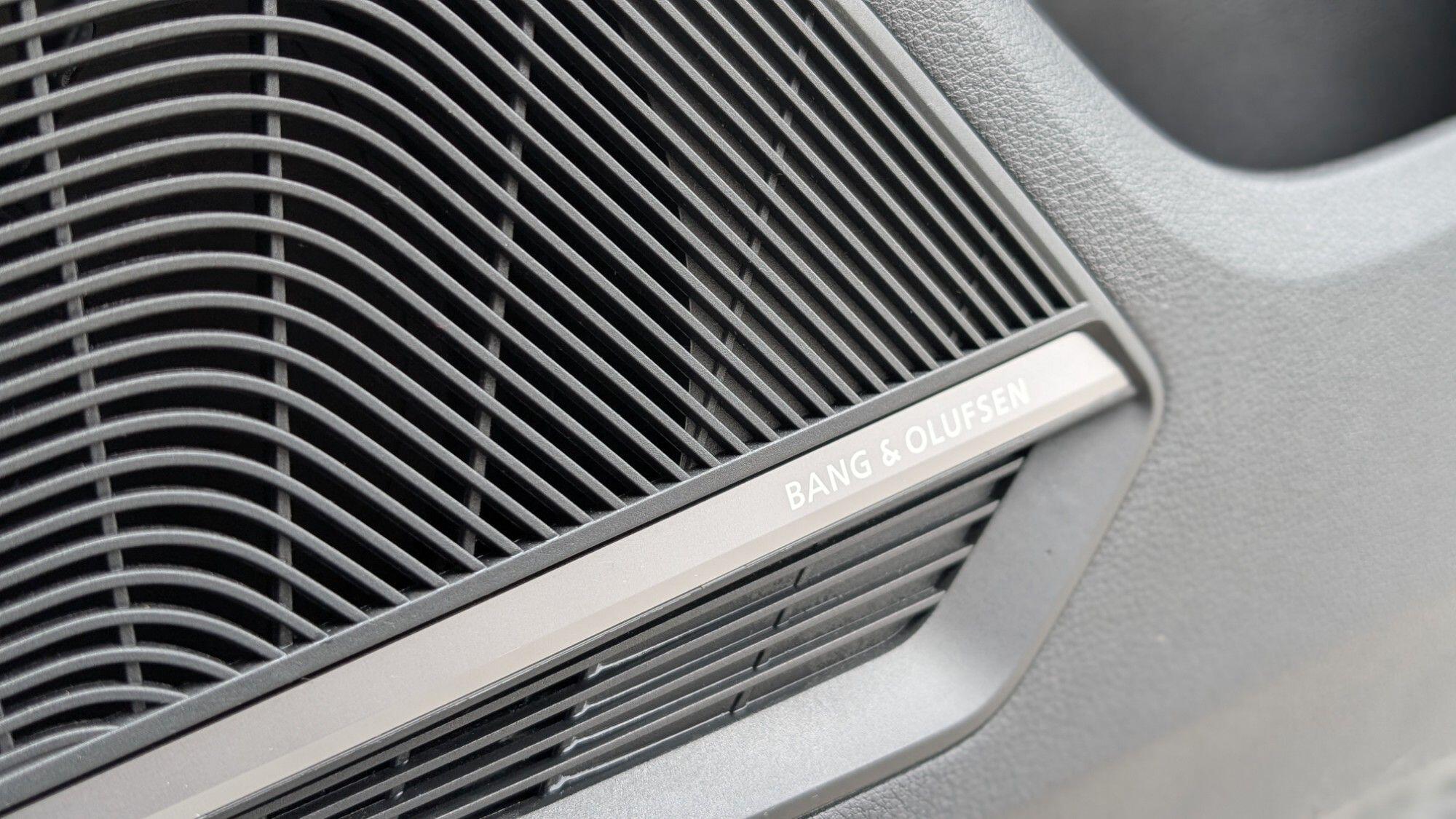 Audi Q2 view 15