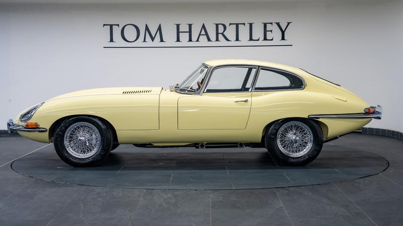 Jaguar E-Type view 4