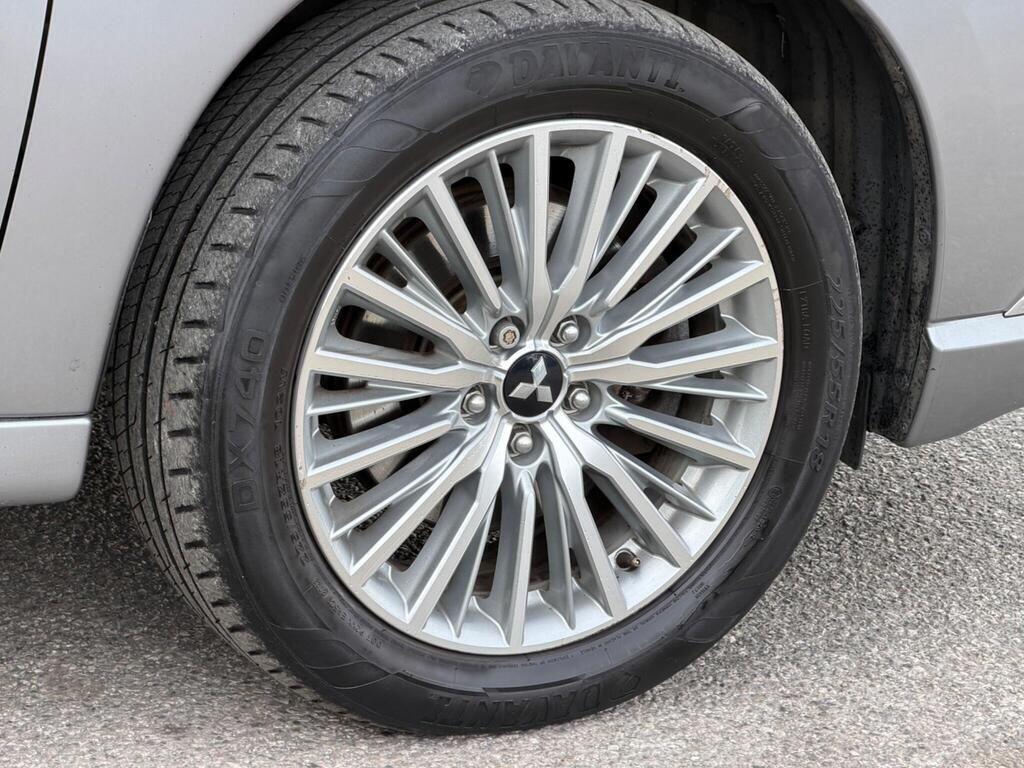 Mitsubishi Outlander view 52