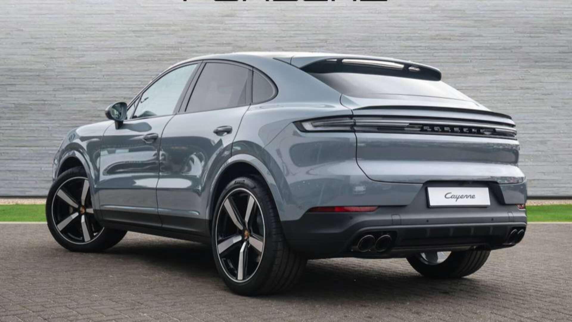 Porsche Cayenne view 3