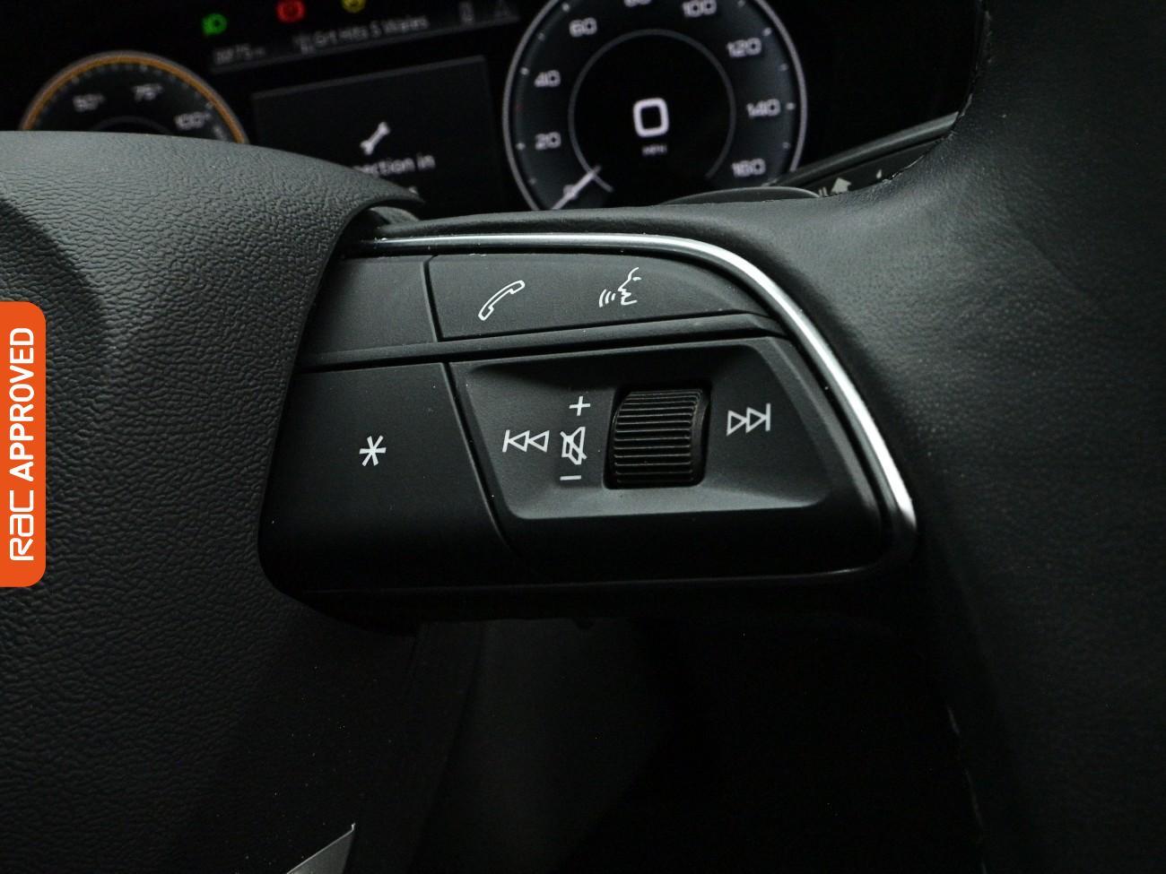 Audi Q5 view 28
