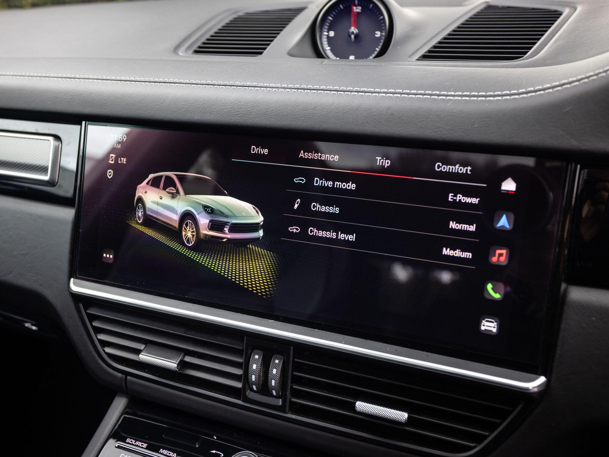 Porsche Cayenne view 27
