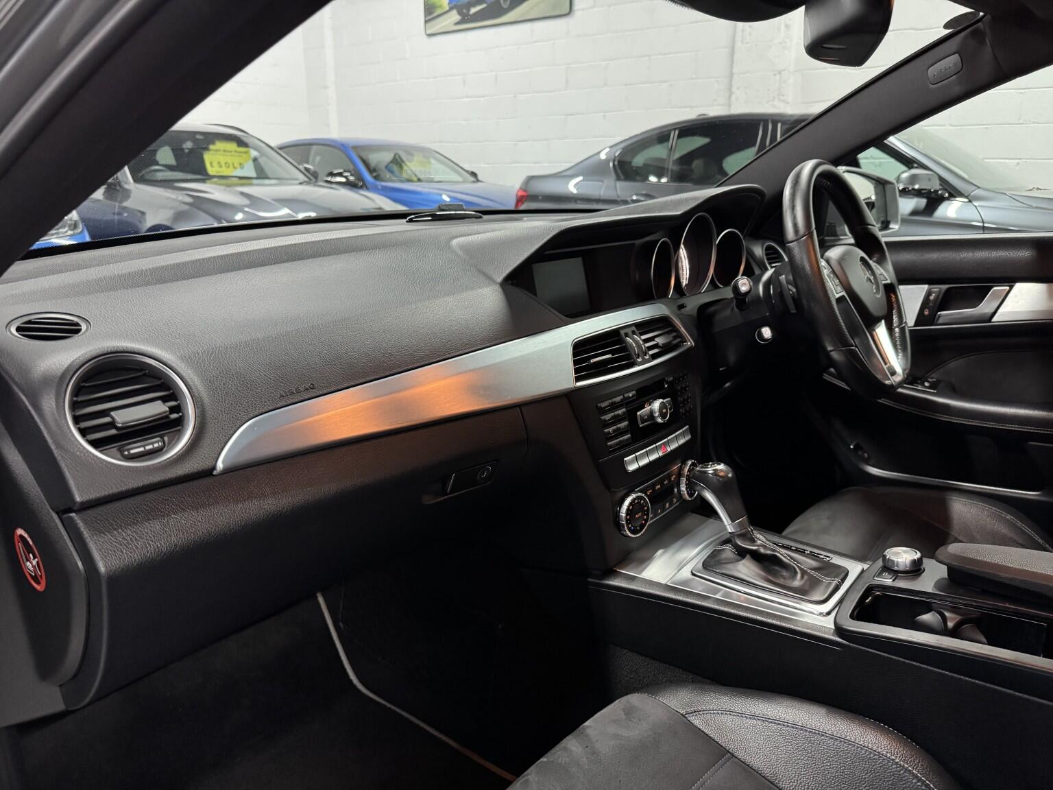 Mercedes-Benz C Class view 25