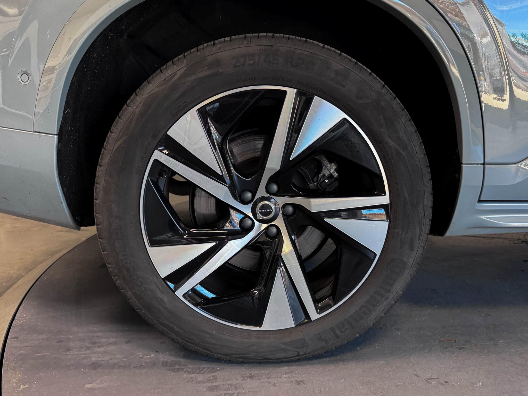 Volvo XC90 view 57