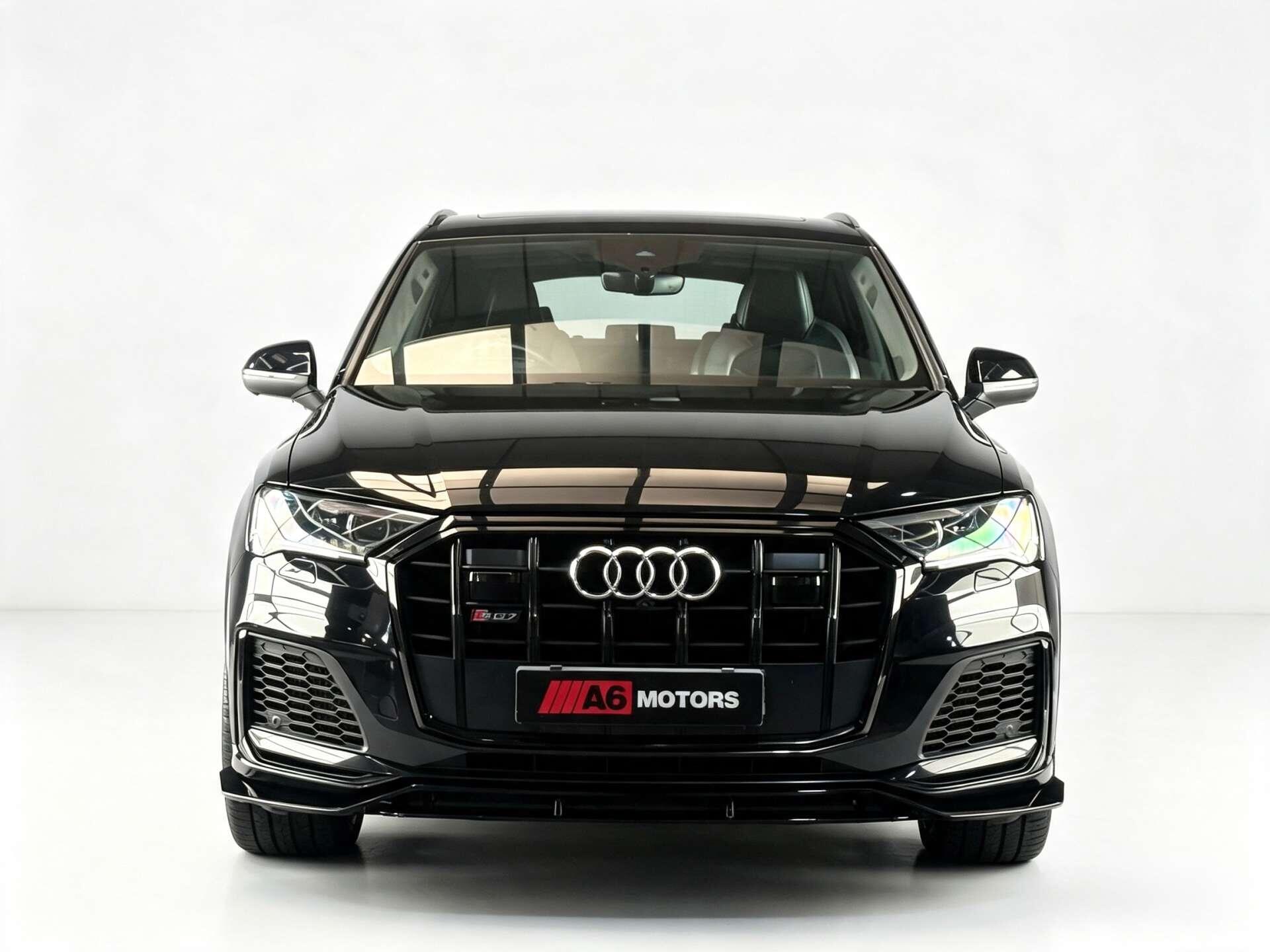Audi SQ7 view 6