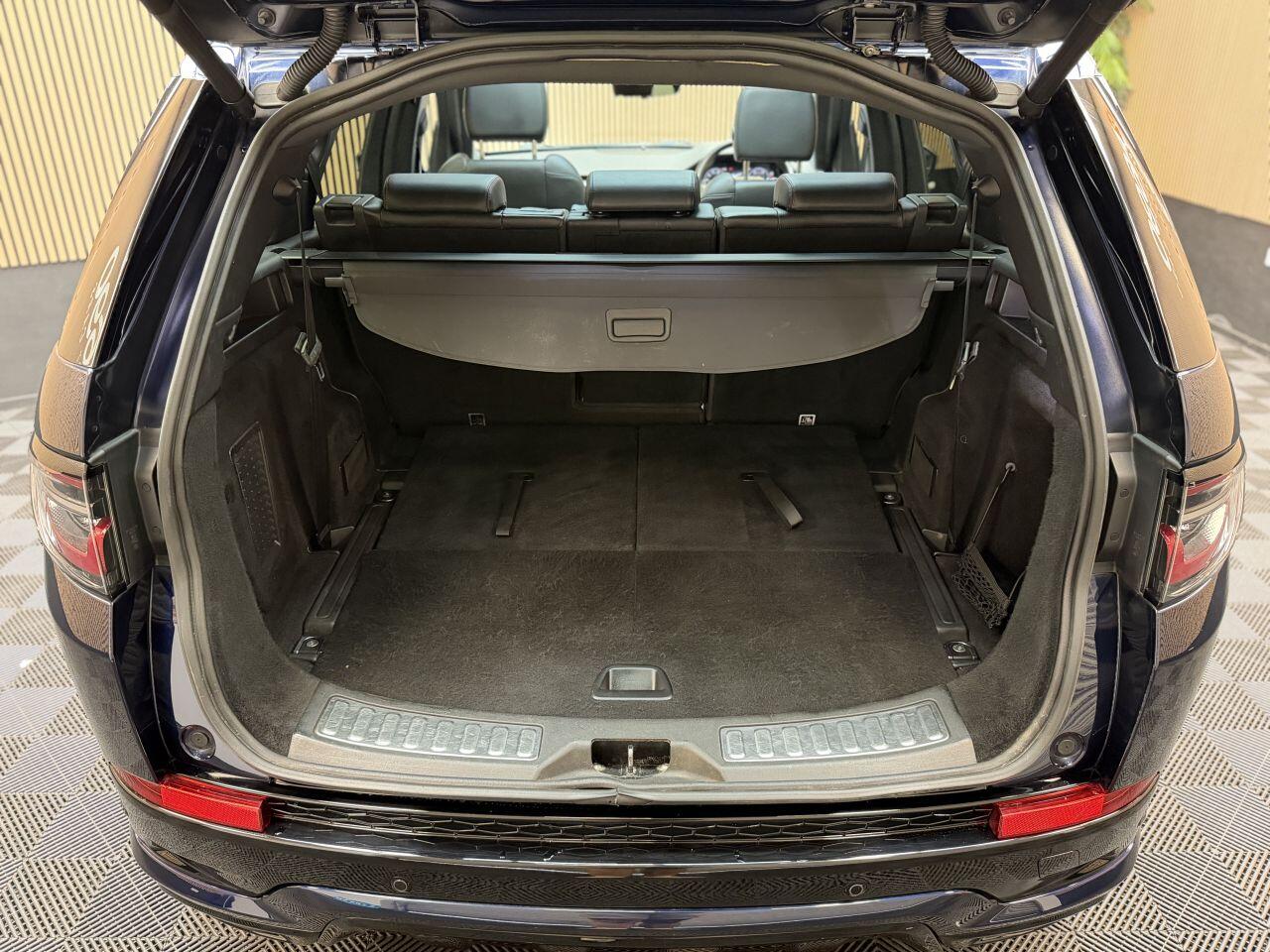 Land Rover Discovery Sport view 14