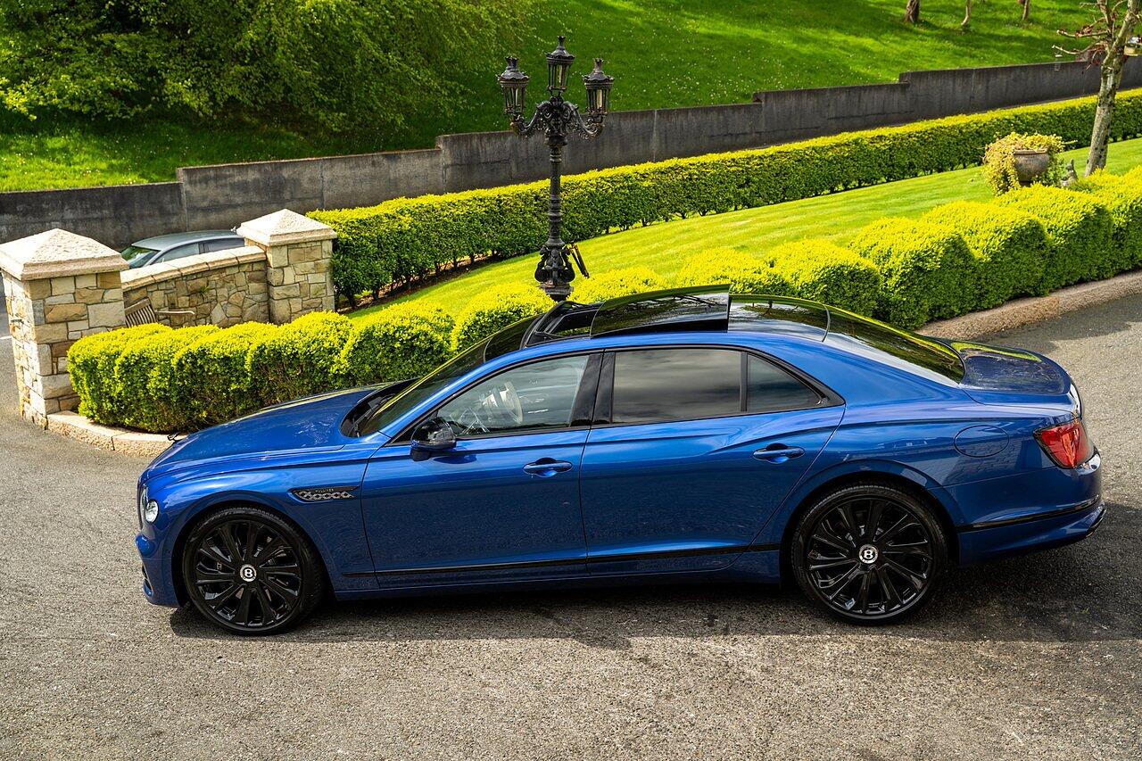 Bentley Flying Spur view 100