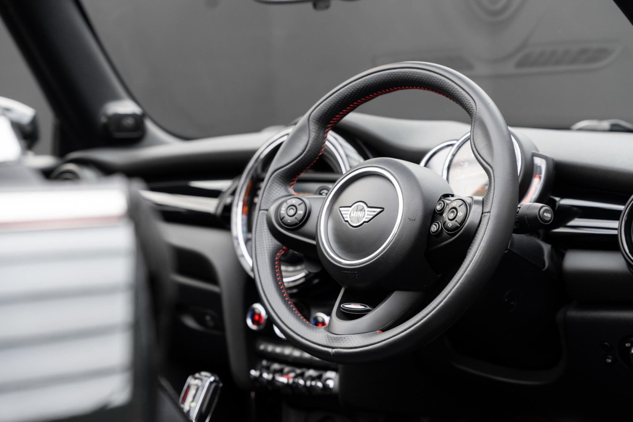 MINI Convertible view 27