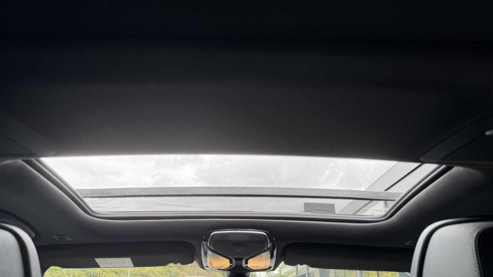 BMW 7 Series view 12