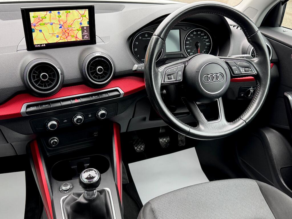 Audi Q2 view 32