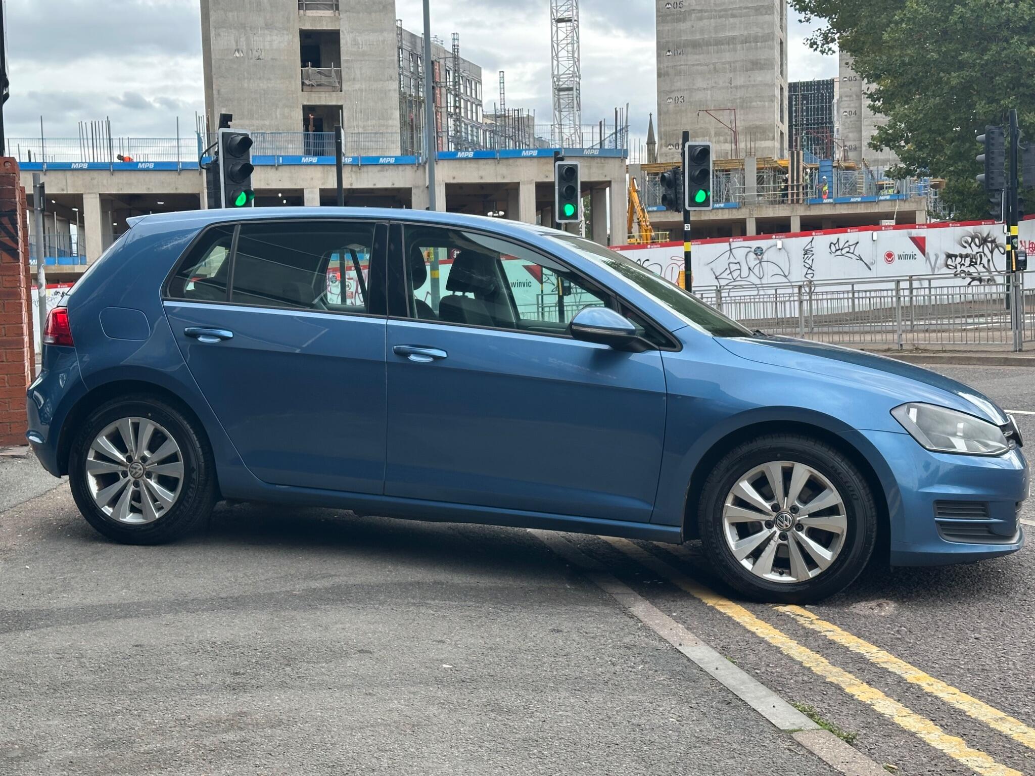 Volkswagen Golf view 5