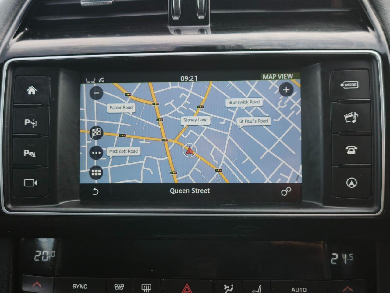 Jaguar F-Pace view 9