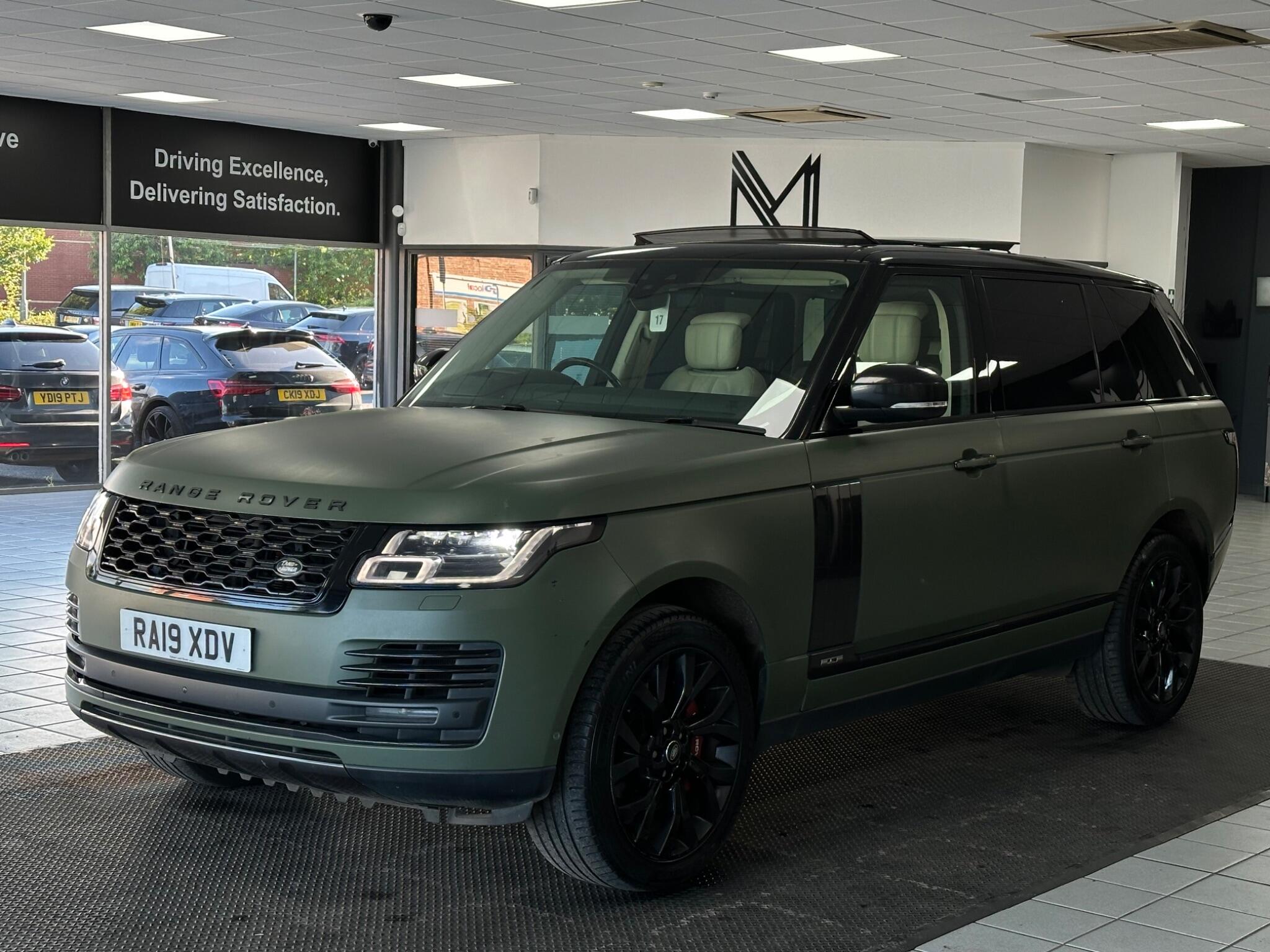 Land Rover Range Rover view 5