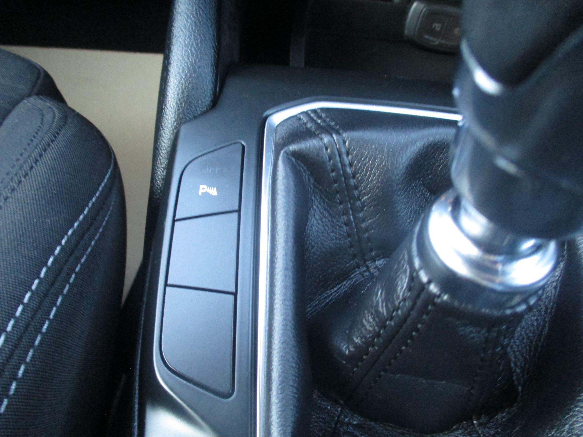 Ford Focus view 44