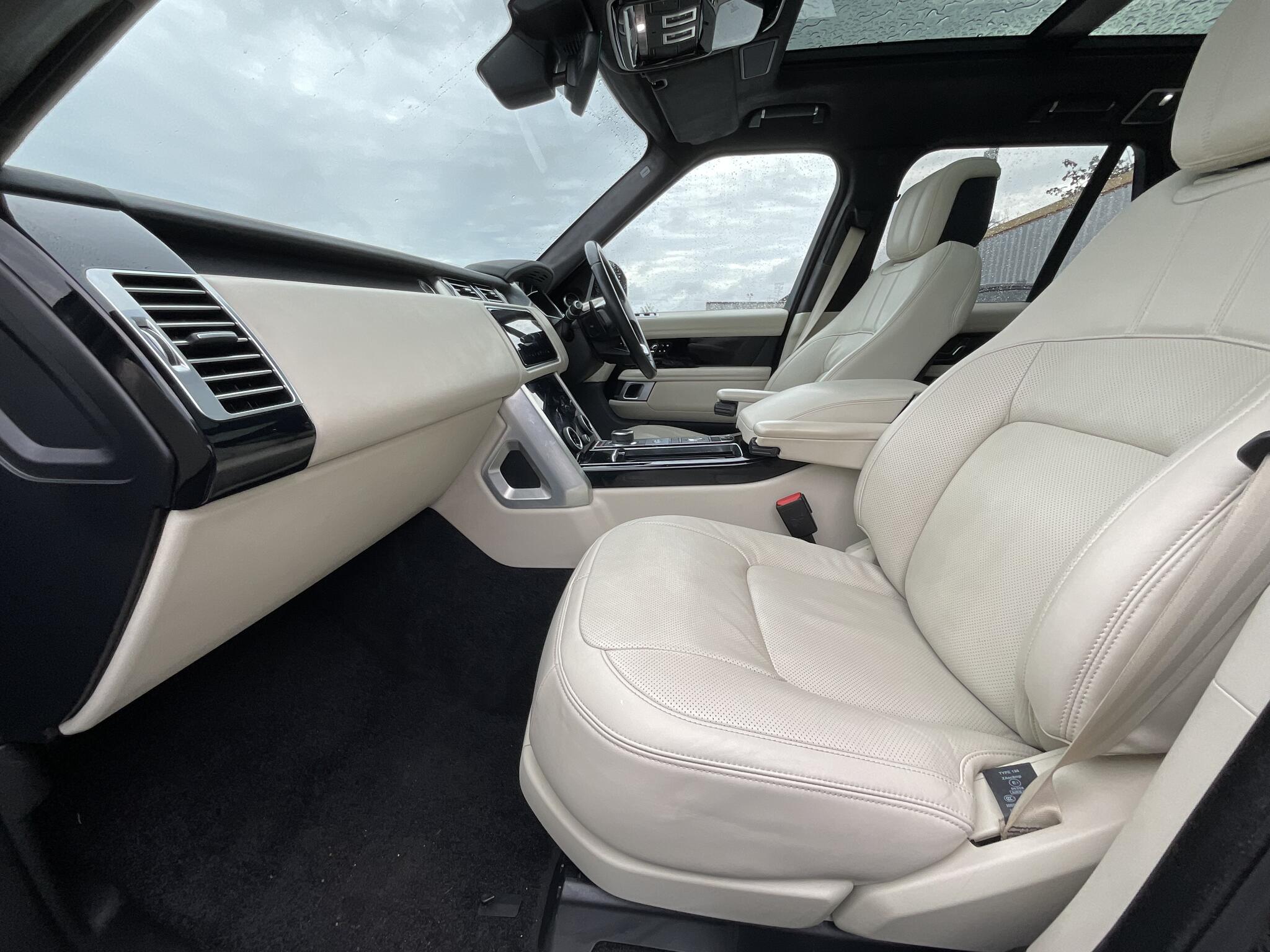 Land Rover Range Rover view 18
