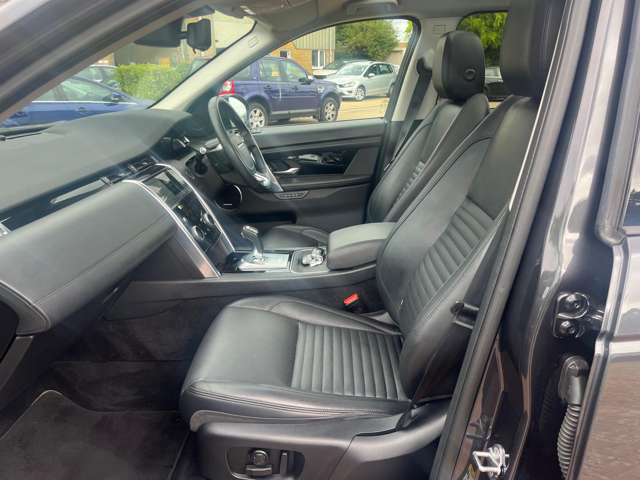 Land Rover Discovery Sport view 47