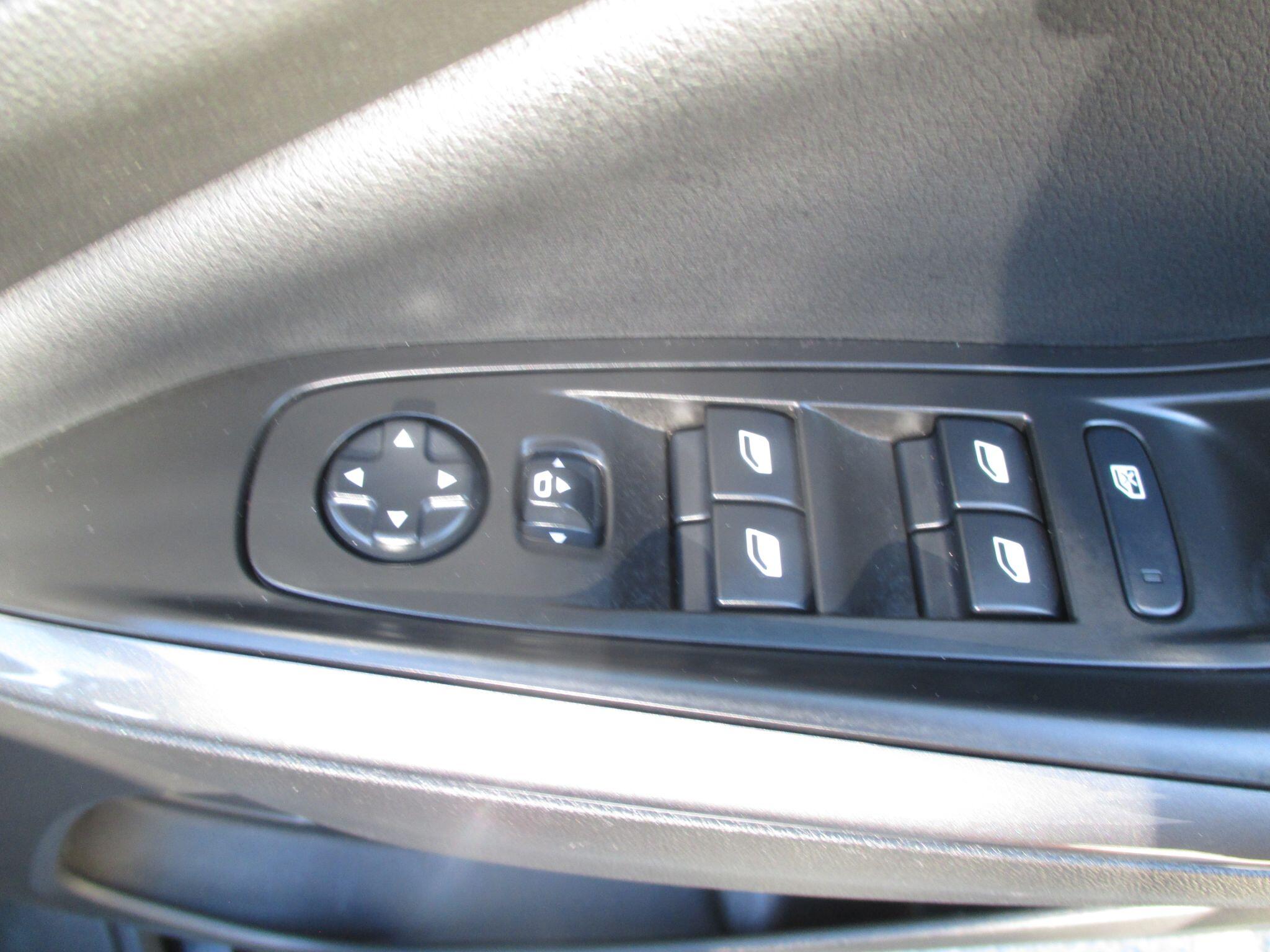 Vauxhall Grandland X view 34
