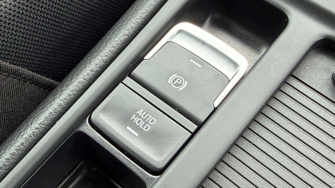 Volkswagen Golf view 22