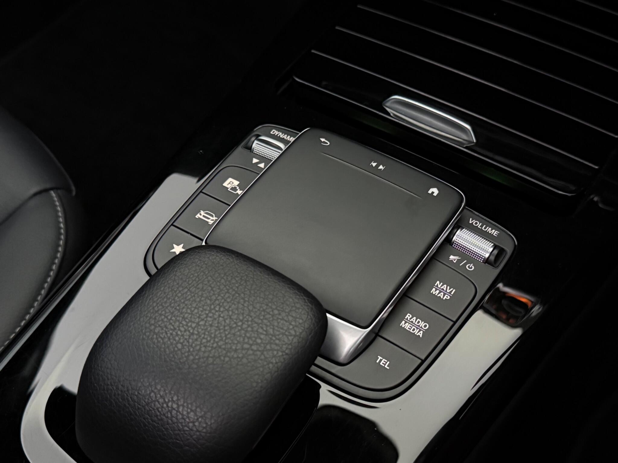 Mercedes-Benz Cla view 18