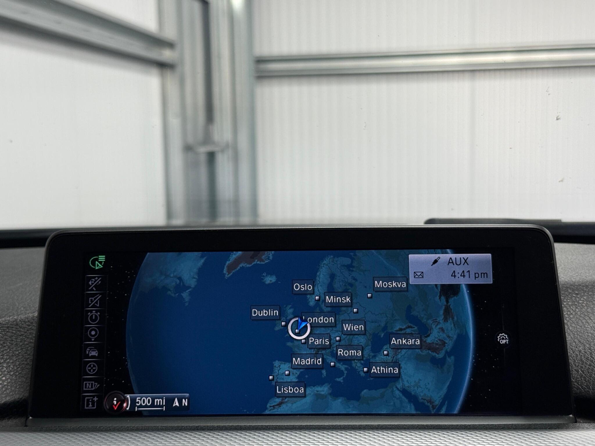 BMW 3 Series view 23