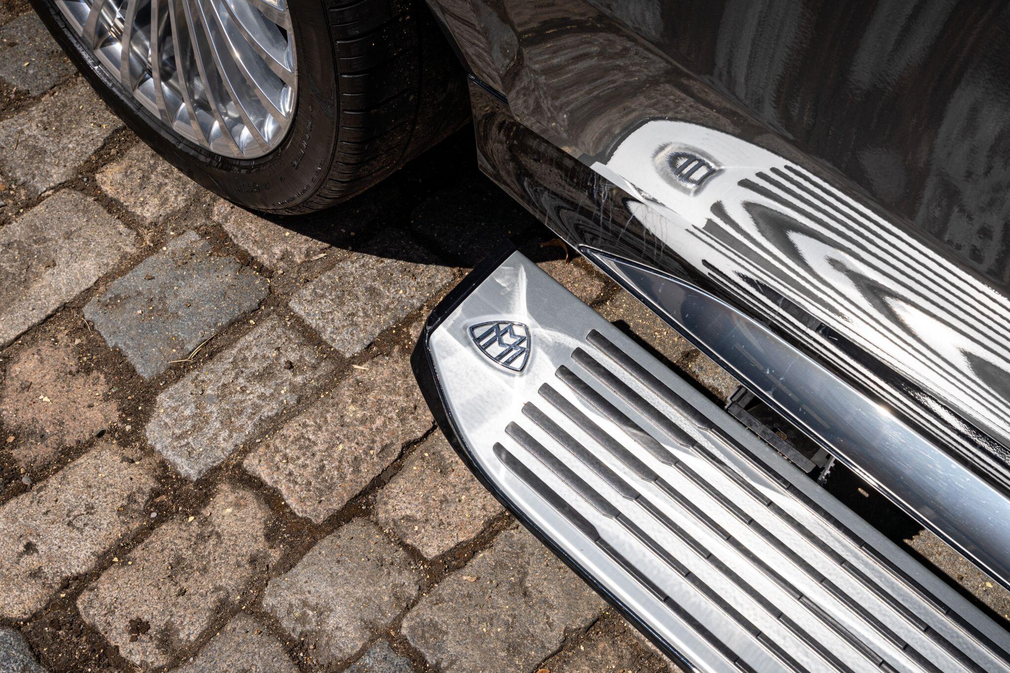 Mercedes-Benz GLS view 39