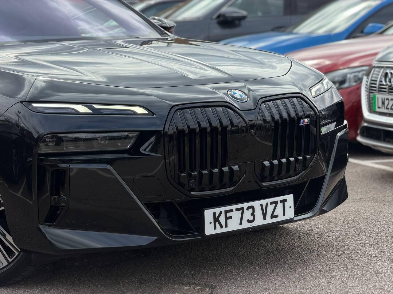 BMW 7 Series view 83
