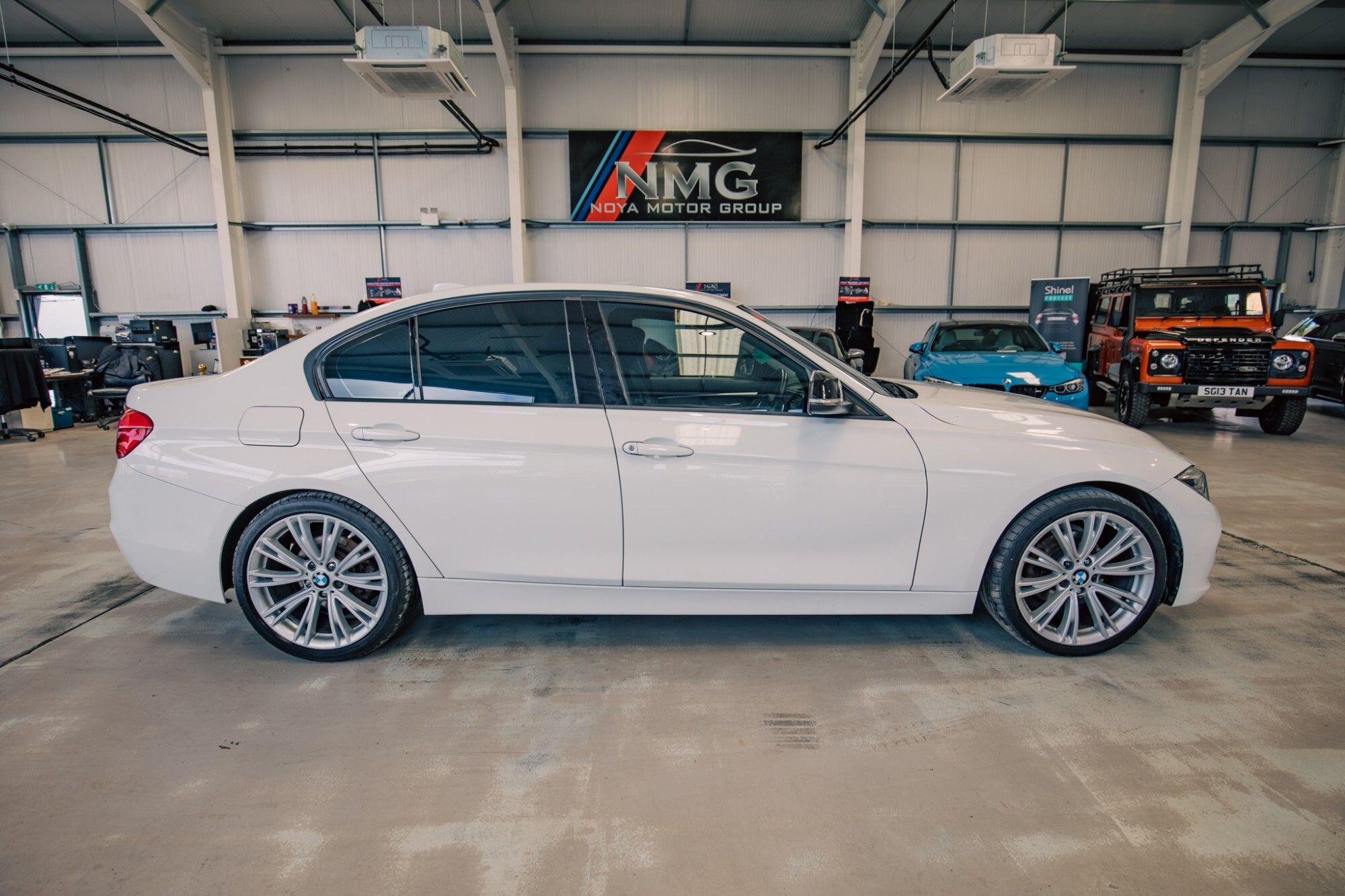 BMW 3 Series view 20