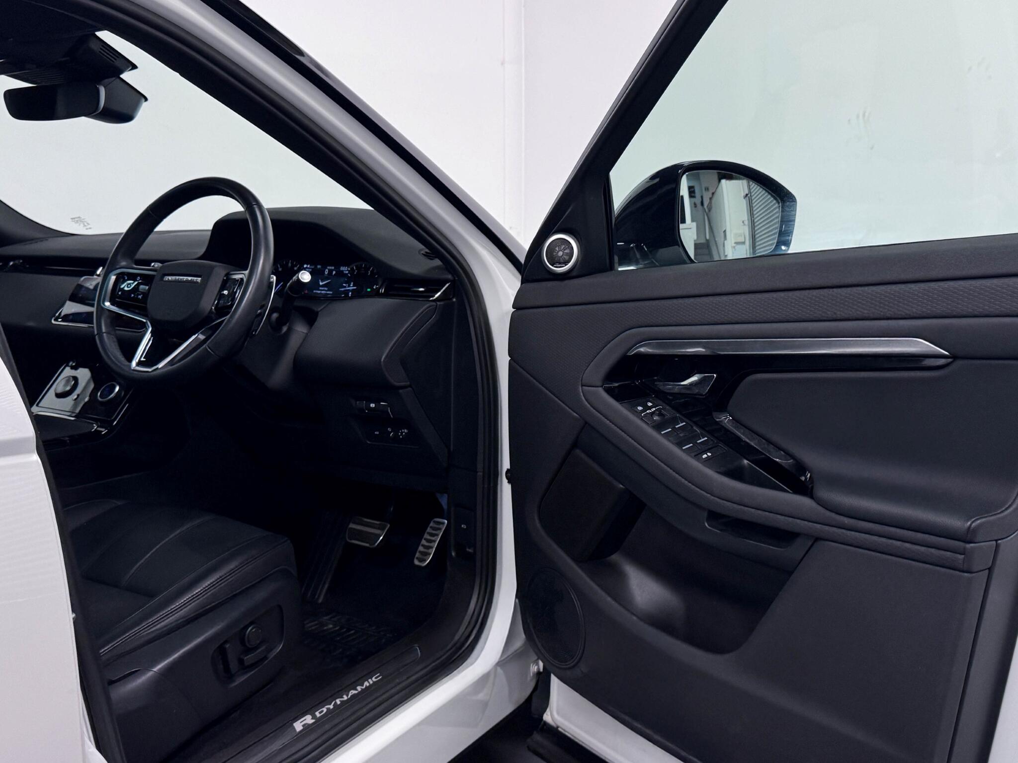 Land Rover Range Rover Evoque view 14