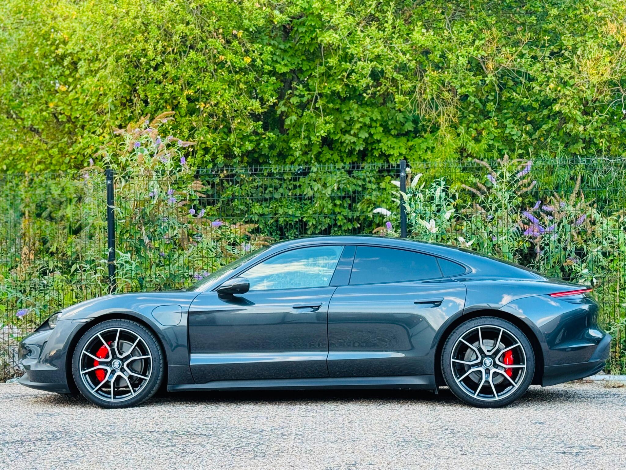 Porsche Taycan view 8