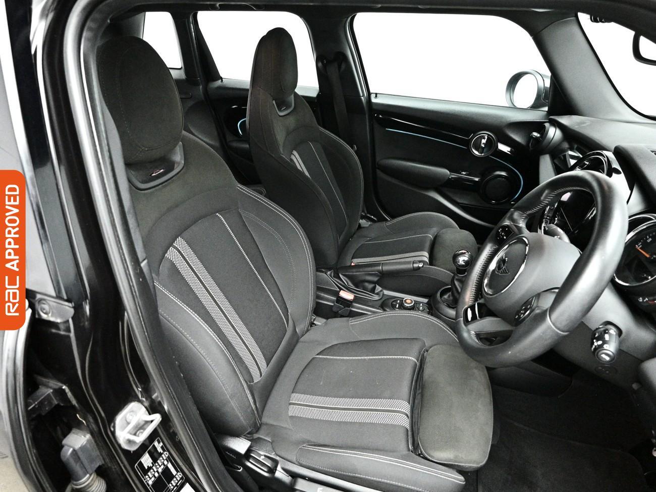Mini Hatch view 12