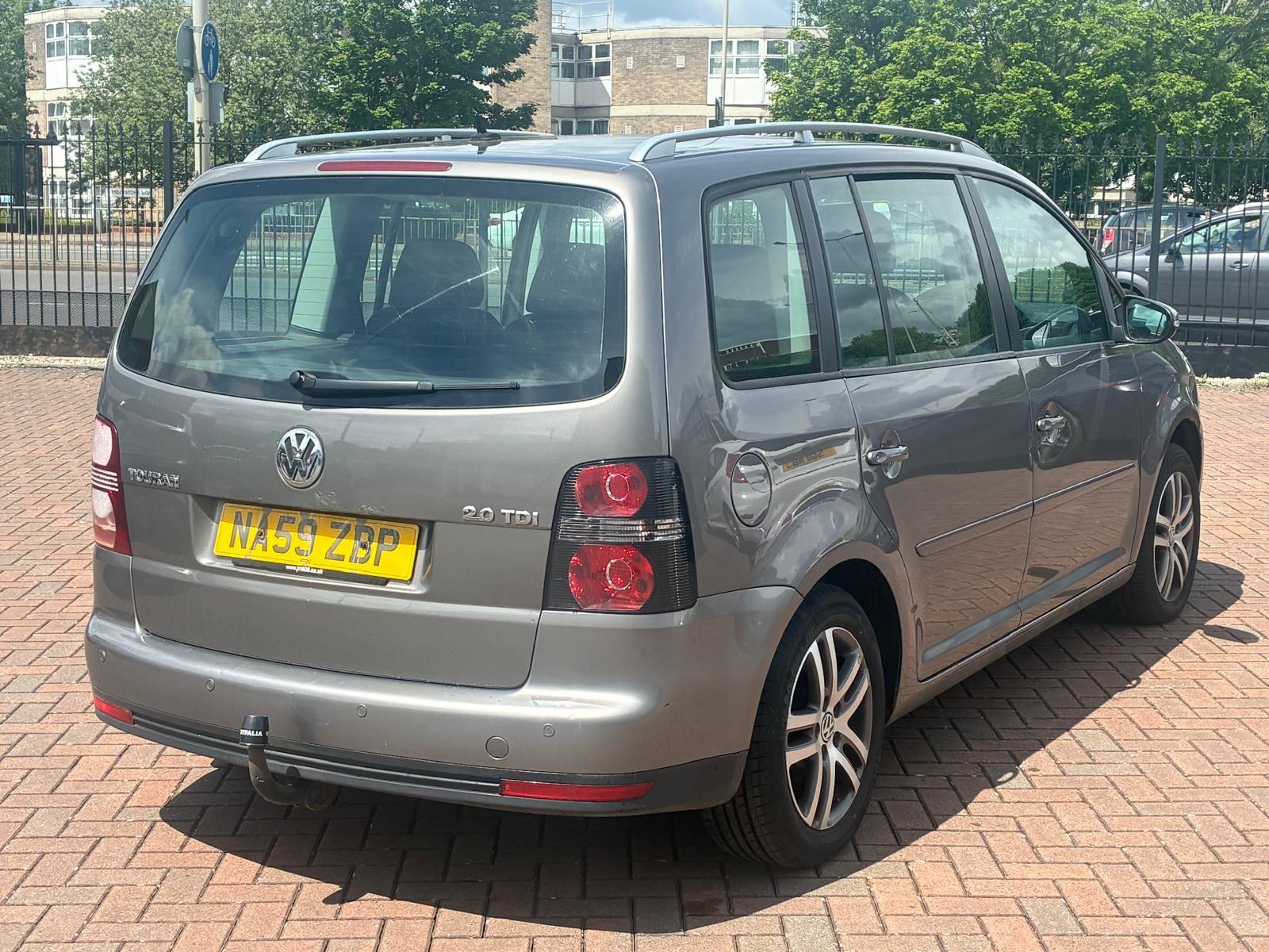 Volkswagen Touran view 6