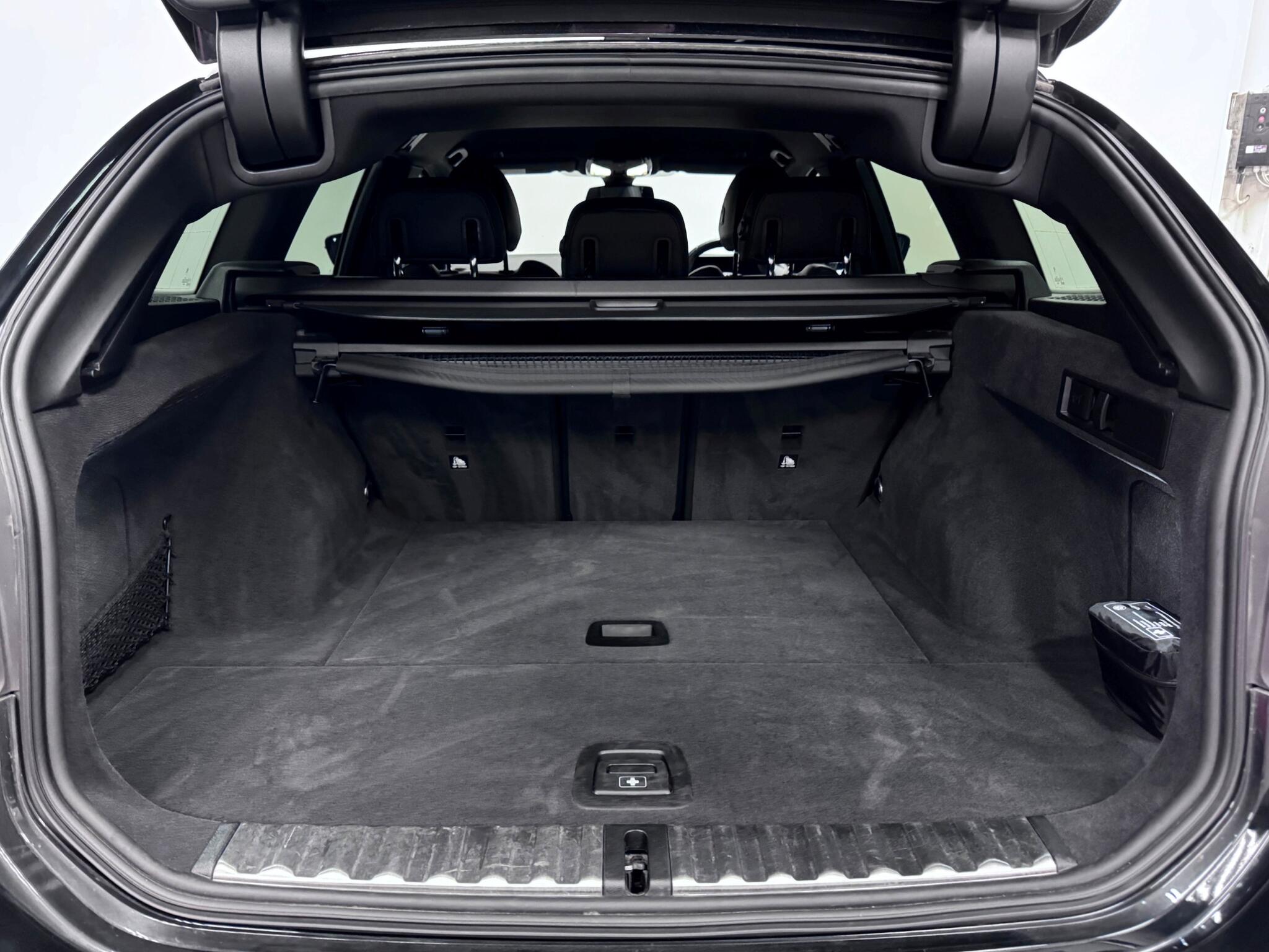 BMW 3 Series view 7
