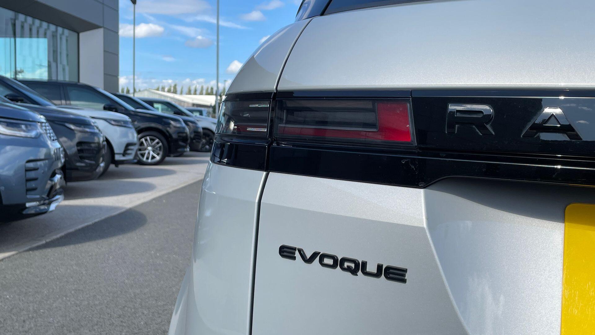 Land Rover Range Rover Evoque view 26