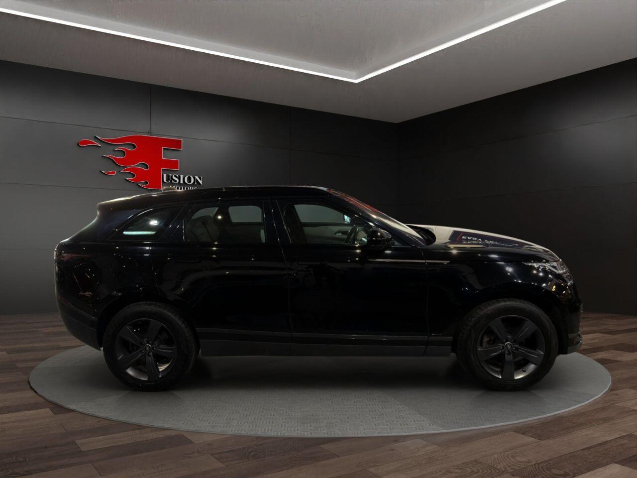 Land Rover Range Rover Velar view 8