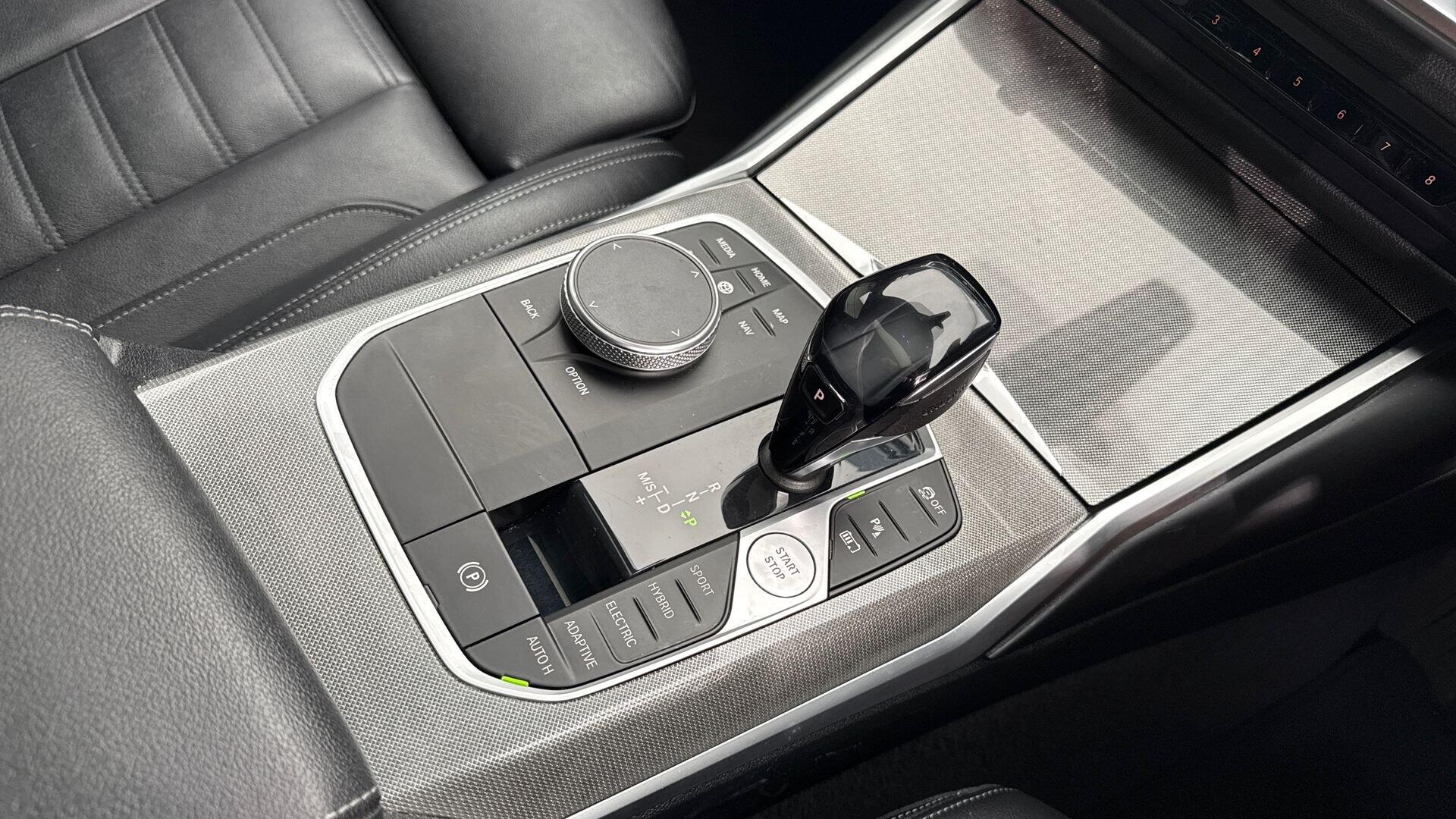 BMW 3 Series view 10