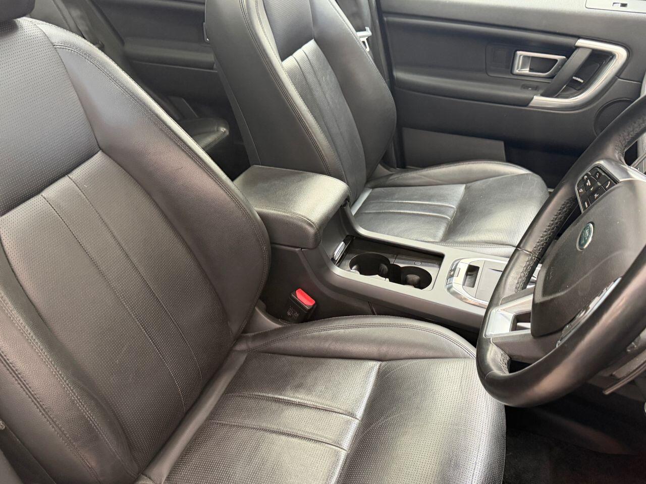 Land Rover Discovery Sport view 15