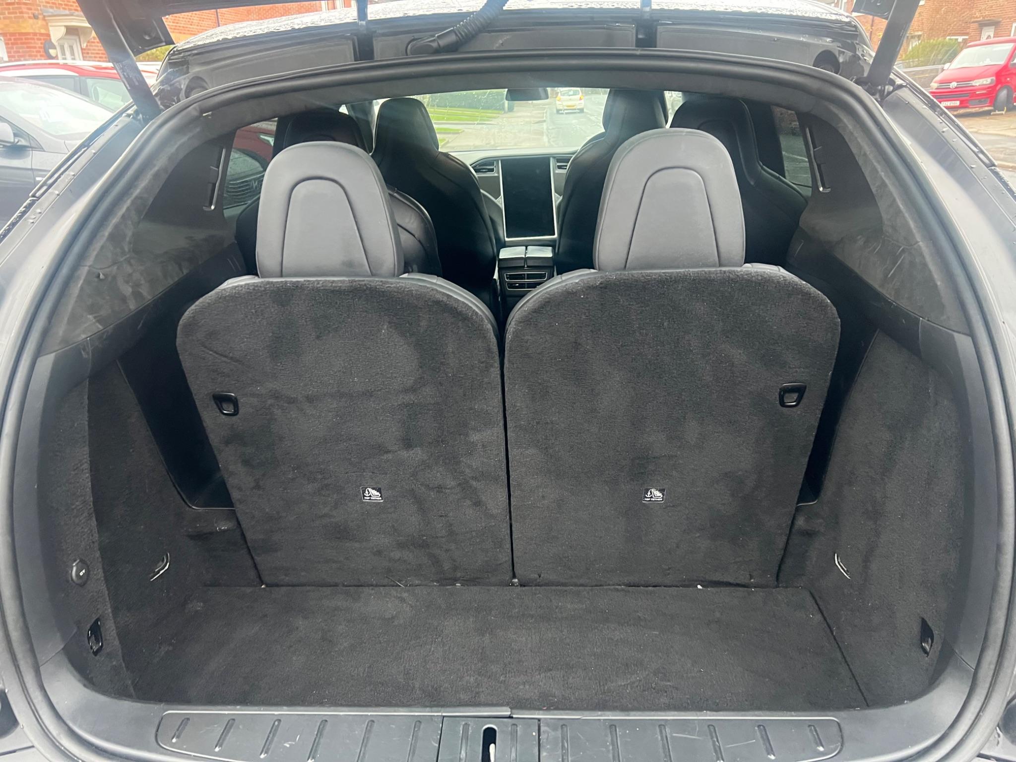 2017 Tesla Model X image 30