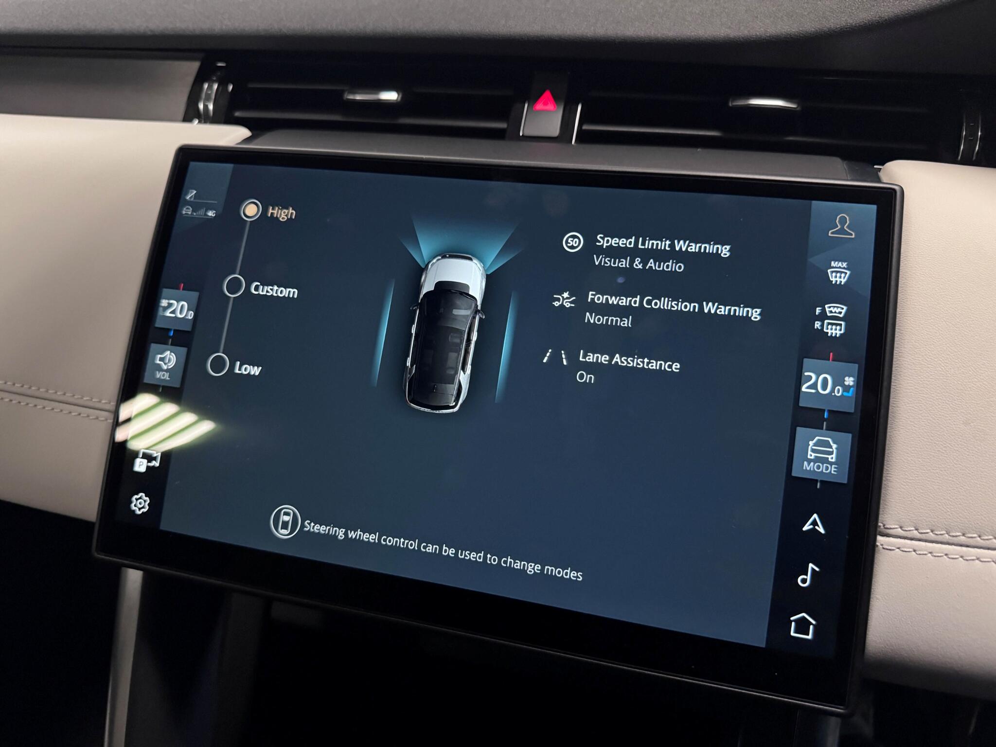 Land Rover Discovery Sport view 57